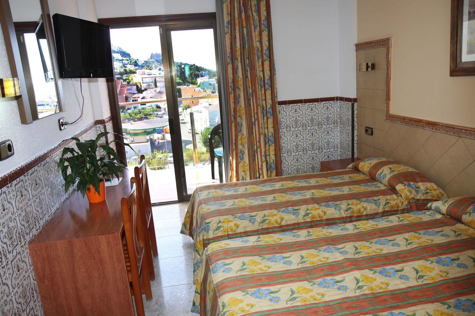 Univers Hotel 3*