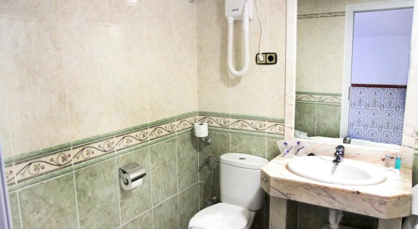 Univers Hotel 3*