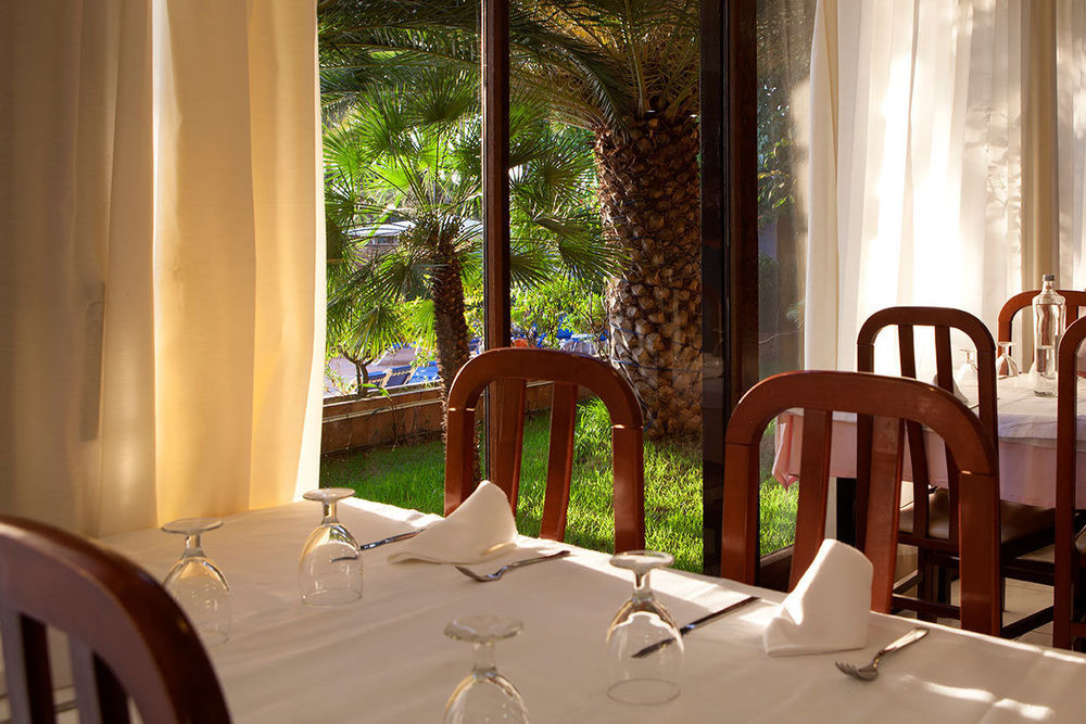Univers Hotel 3*